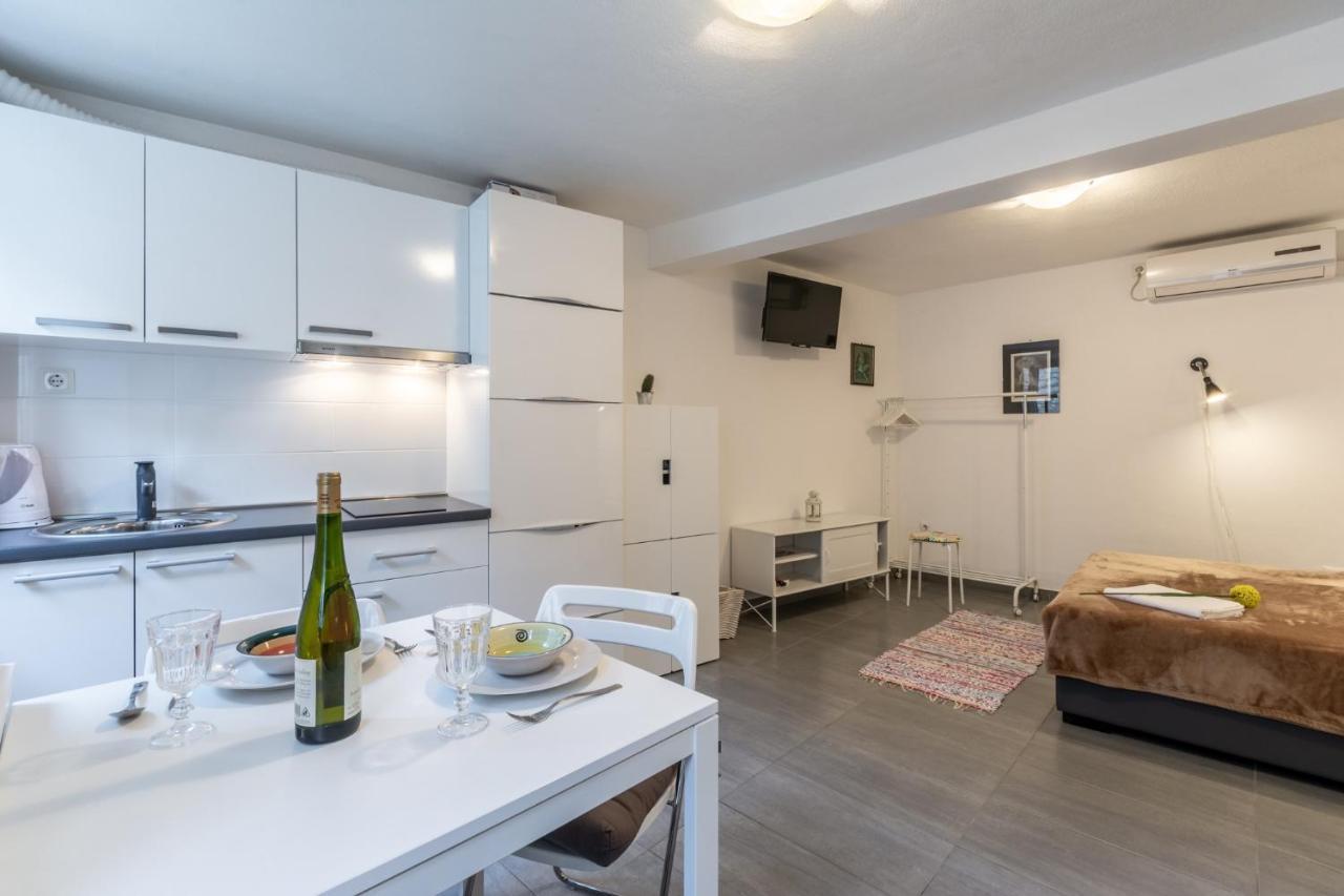 Apartments Sonja 푸치스차 외부 사진