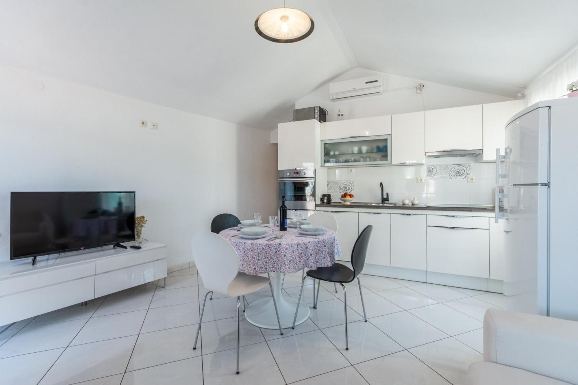 Apartments Sonja 푸치스차 객실 사진